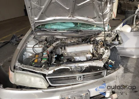 1996 Honda Accord Lx/Ex z USA, uszkodzony, nr VIN 1HGCD5537TA282266